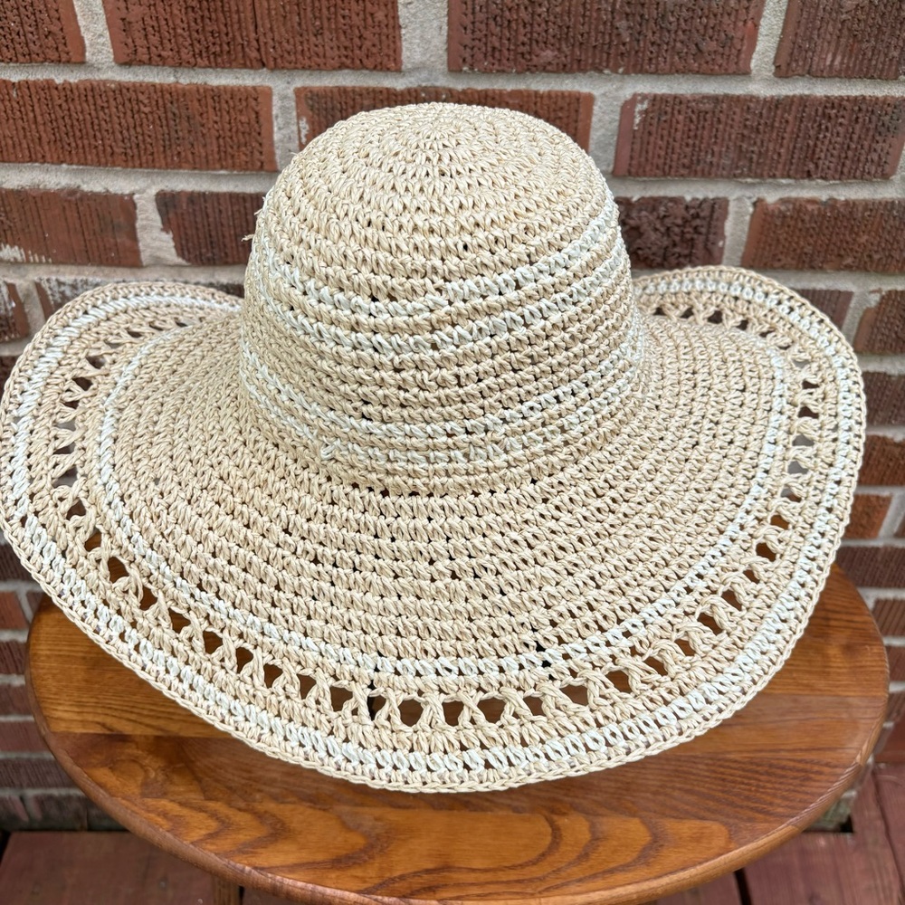 Straw hat Target paper blend wide brim sun beach summer Cream and Tan hat OS
